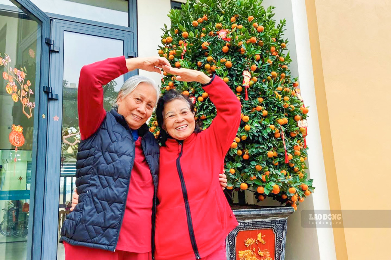 Không chỉ có những tình bạn được nối lại từ quá khứ, tại đây còn có những mối quan hệ mới được hình thành. Bà Hoàng Hà và bà Thu Hà là một ví dụ. Hai người chưa từng quen biết trước đó, nhưng trở nên thân thiết từ khi cùng sinh sống tại viện dưỡng lão. Điểm trùng hợp đặc biệt là cả hai cùng tên Hà, cùng sinh năm Đinh Hợi (1947).