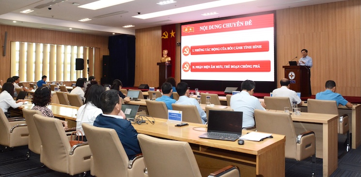 Hội nghị được tổ chức với hình thức trực tiếp và trực tuyến. Ảnh: CĐN