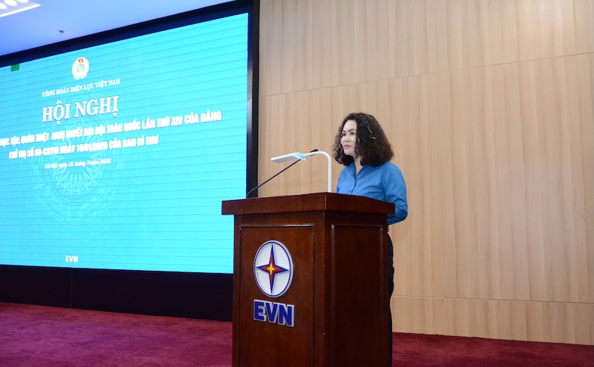 Phó Chủ tịch Công đoàn Điện lực Việt Nam Nguyễn Kim Thanh đề nghị sau Hội nghị các đại biểu khẩn trương triển khai sâu rộng đến 100% cán bộ, đoàn viên, người lao động tại đơn vị. Ảnh: CĐN