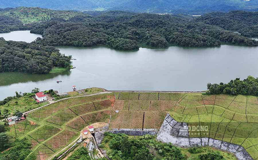 Pa Khoang Lake - the largest reservoir in Dien Bien province. Photo: Quang Dat