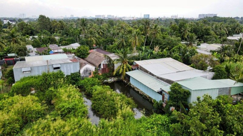 Living in a suspended project for more than 30 years, people in Binh Quoi - Thanh Da are waiting for the day to settle down.