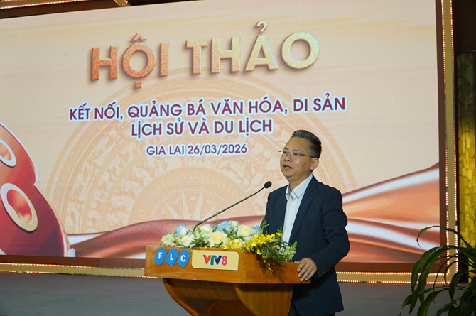 El periodista Lâm Thanh enfatizó que la aplicación de la tecnología digital y la televisión acerca el patrimonio y el turismo a los jóvenes. Foto: Thanh Tuấn