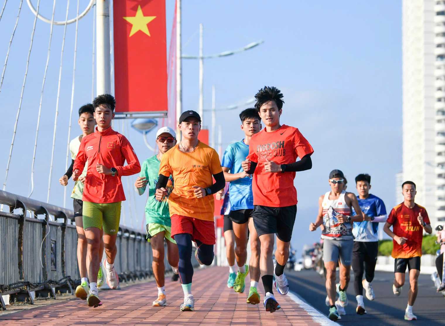 Với chủ đề “Đón ánh bình minh”, giải đấu năm nay được tổ chức tại Khánh Hòa – địa phương có lợi thế về biển đảo, gắn với Trường Sa, nơi đón ánh bình minh sớm trên biển. Ảnh: Ban tổ chức