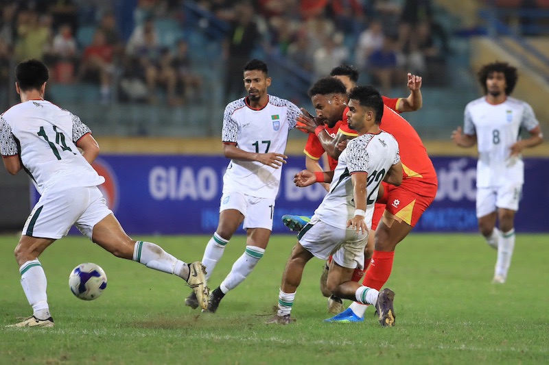 Xuan Son appeared in the second half but could not score for the Vietnamese team. Photo: Minh Dan