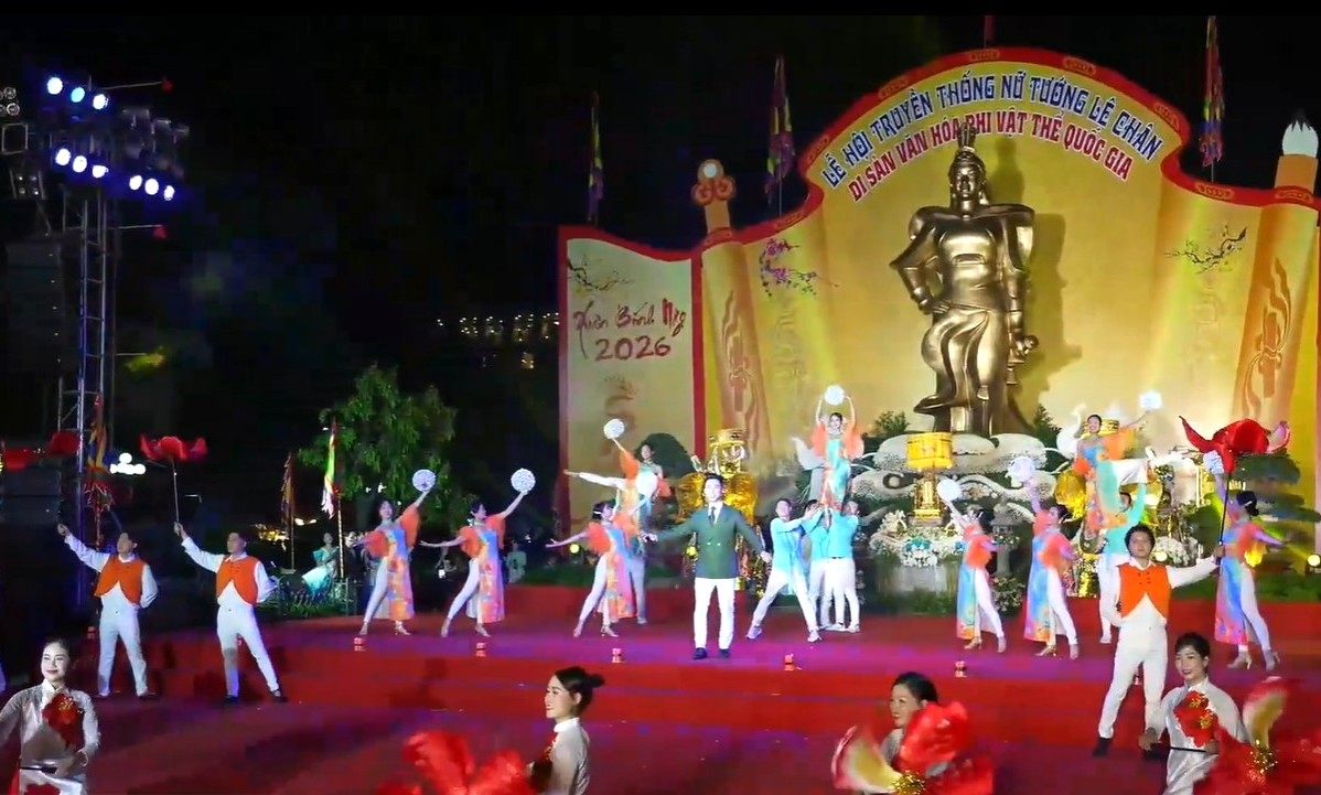 Các tiết mục nghệ thuật đặc sắc tại chương trình. Ảnh: Mai Trang