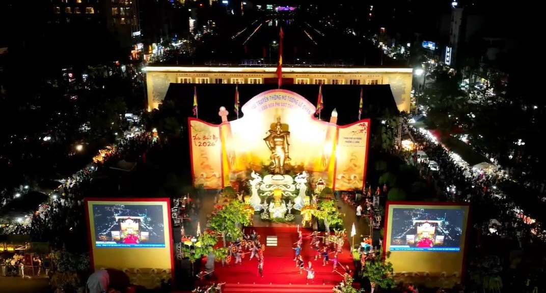 Opening program of the traditional festival of General Le Chan. Photo: Mai Trang