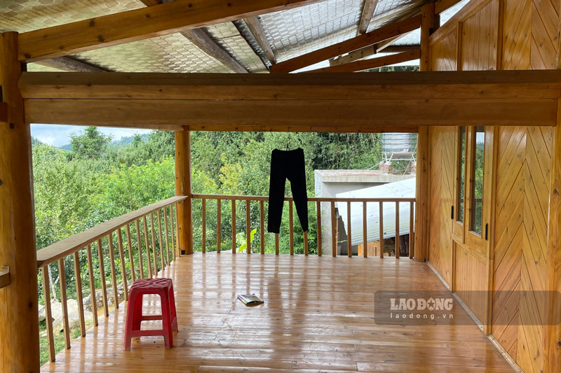 Căn nhà sàn hàng trăm triệu đồng là thành quả của 2 vợ chồng sau nhiều năm tích góp. Ảnh: Đinh Đại