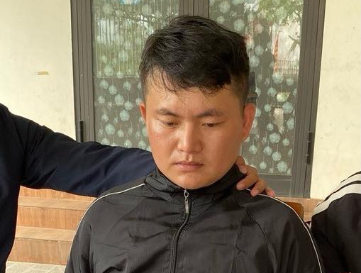 麻薬の不法所持で現行犯逮捕されたマイ・ティエン・ズン容疑者。写真:ニンチャウコミューン警察