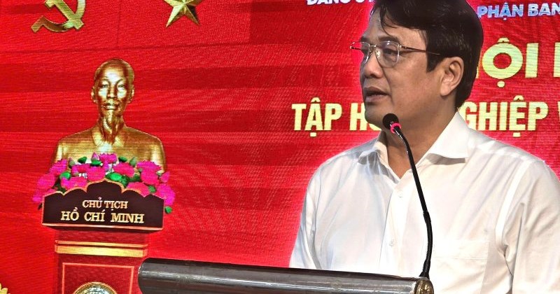Bồi dưỡng nghiệp vụ công tác Đảng cho cán bộ công đoàn