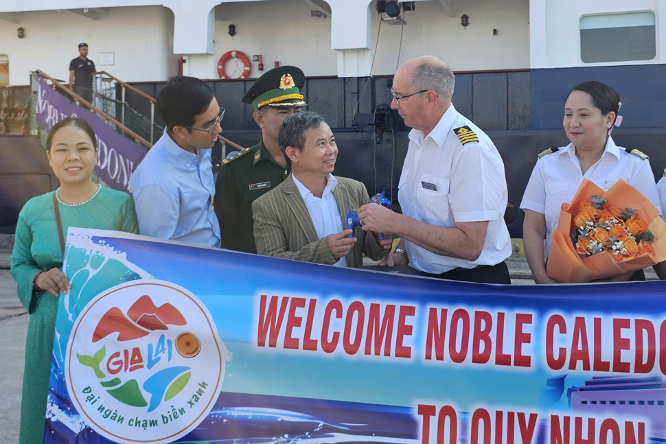 Đơn vị tổ chức tiếp đón du khách và thuyền viên trên chuyến tàu du lịch quốc tế. Ảnh: BTC