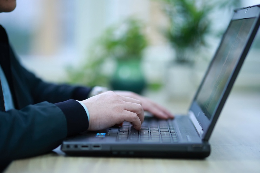 Building a network security culture to contribute to protecting employees in the digital environment. Photo: Hai Nguyen