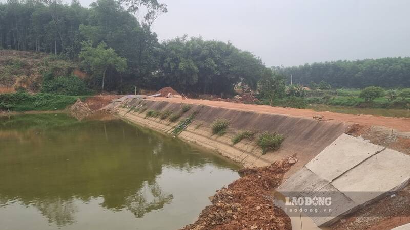 Hiện trường vụ công nhân tử vong khi thi công kè đập. Ảnh: Việt Bắc