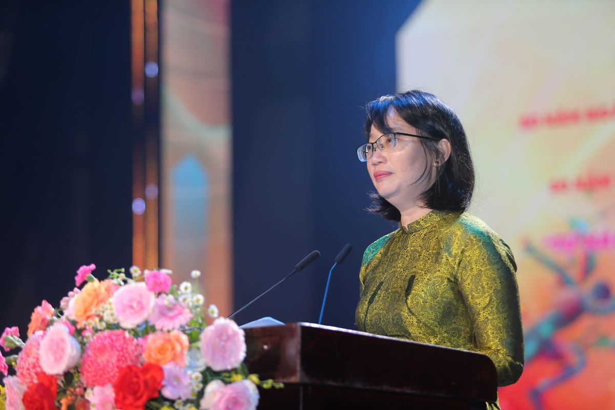 Ms. Tran Thi Dieu Thuy assigned major tasks to the Ho Chi Minh City sports sector in the new period. Photo: Hoang Dang