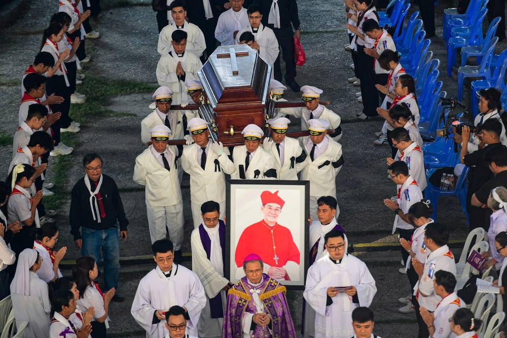 Thánh lễ an táng được cử hành trong không khí trang nghiêm và thành kính. Ảnh: Anh Tú