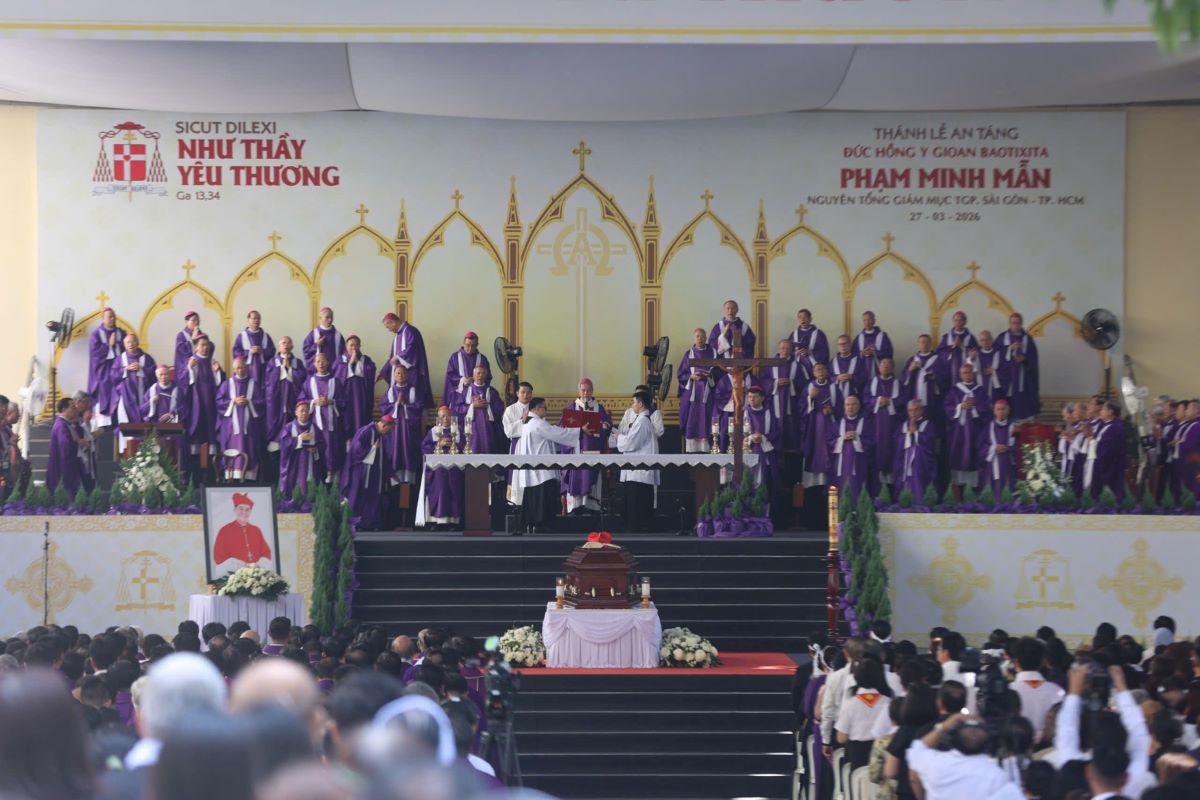 The funeral Mass for Cardinal John Baptist Pham Minh Man was held on the morning of March 27. Photo: Mr. Tu