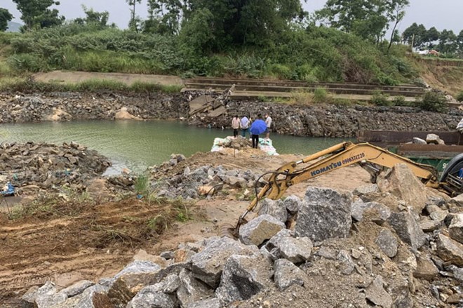 Da Nang builds temporary dam to prevent saltwater intrusion to supply domestic water in 2026. Photo: Da Nang Department of Agriculture and Environment