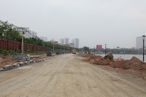 Hanoï a ouvert techniquement la rue Linh Đàm le 15 avril, réduisant la pression du trafic dans la région. Photo: Thanh An