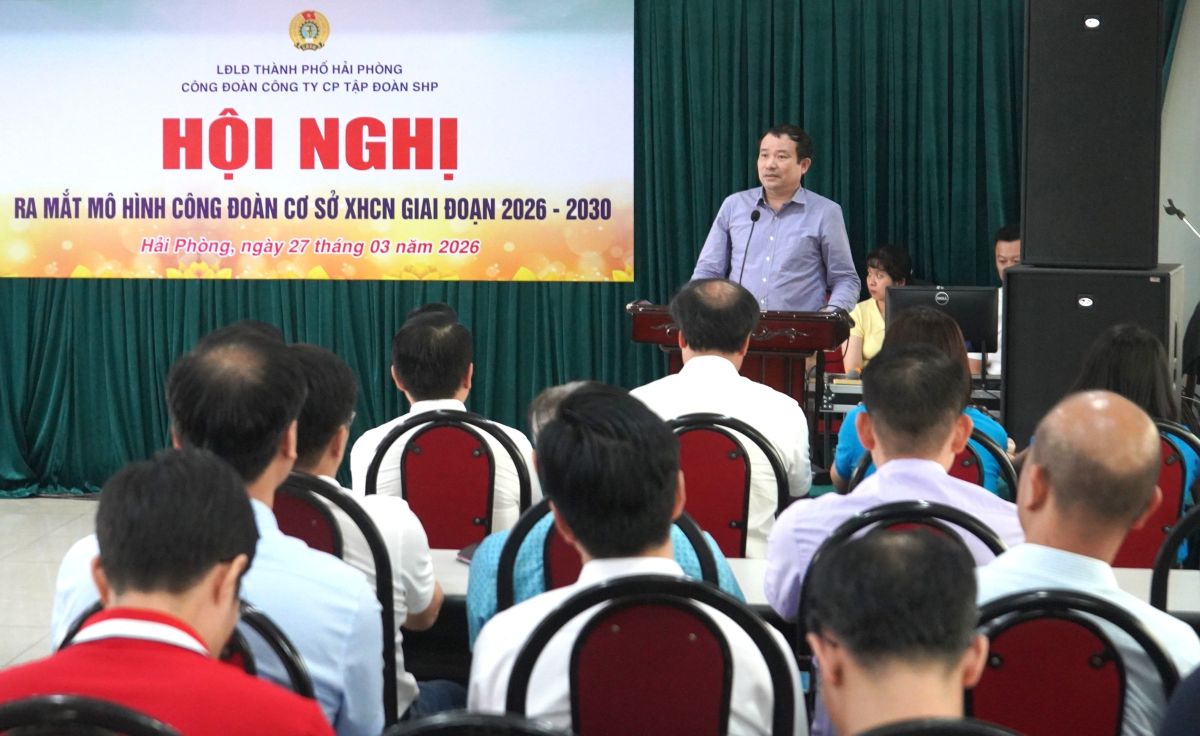 El presidente de la Federación Laboral de la ciudad de Hai Phong, Nguyen Anh Tuan, habla en el lanzamiento. Foto: Mai Dung