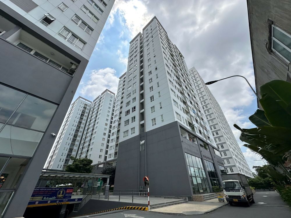 Chủ đầu tư hiện đang đề nghị cấp sổ hồng cho 570 căn hộ ở. Ảnh: Anh Tú