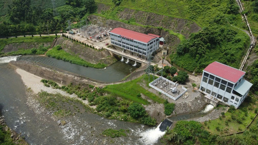 Lưu lượng nước về các hồ chứa trong giai đoạn này chỉ đạt từ 30% - 50% so với các tháng mùa mưa, tác động đáng kể đến hoạt động của nhà máy thủy điện. 