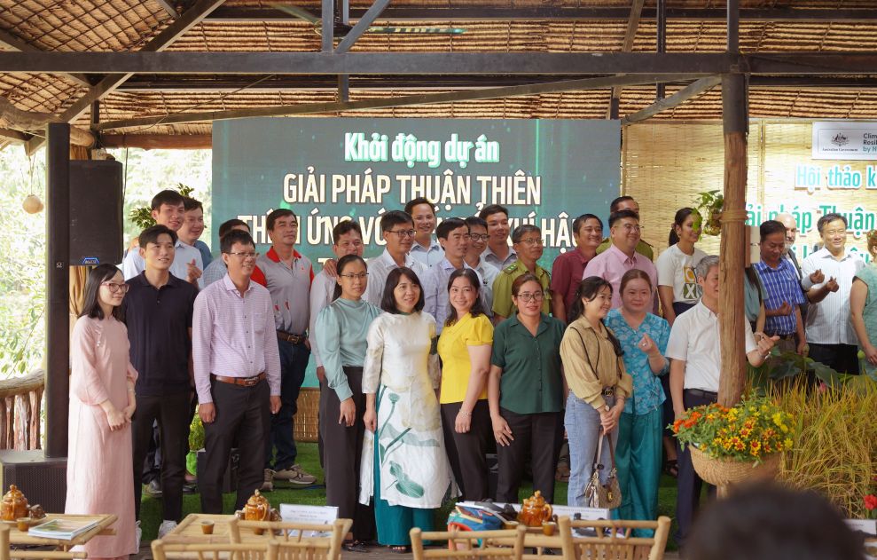 Đại biểu tham dự lễ khởi động giai đoạn II dự án “Giải pháp thuận thiên thích ứng với biến đổi khí hậu tại ĐBSCL”. Ảnh: WWF-Việt Nam 