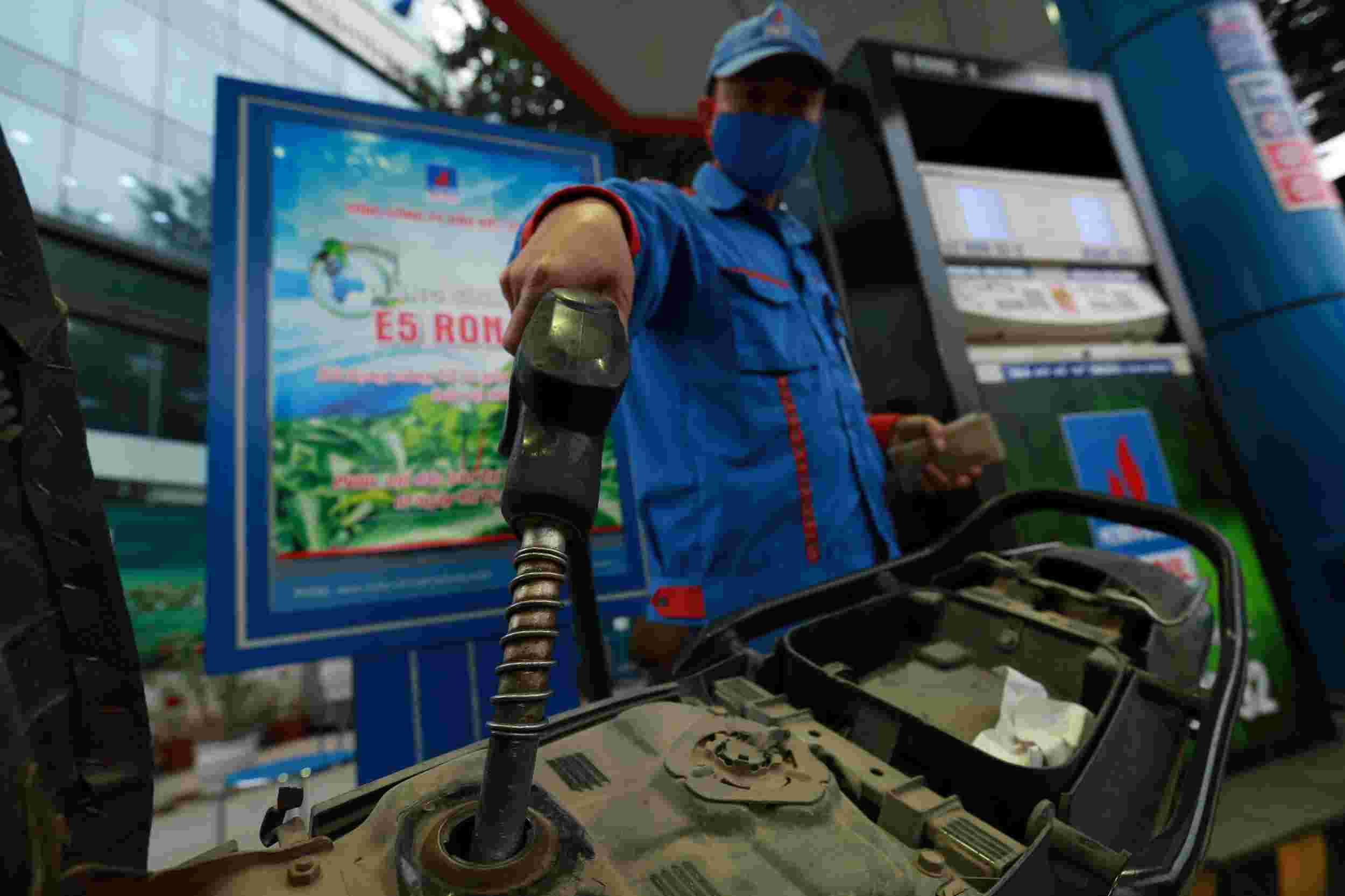 Tax reduction for gasoline and oil from 0:00 on March 27, 2026. Photo: Hai Nguyen