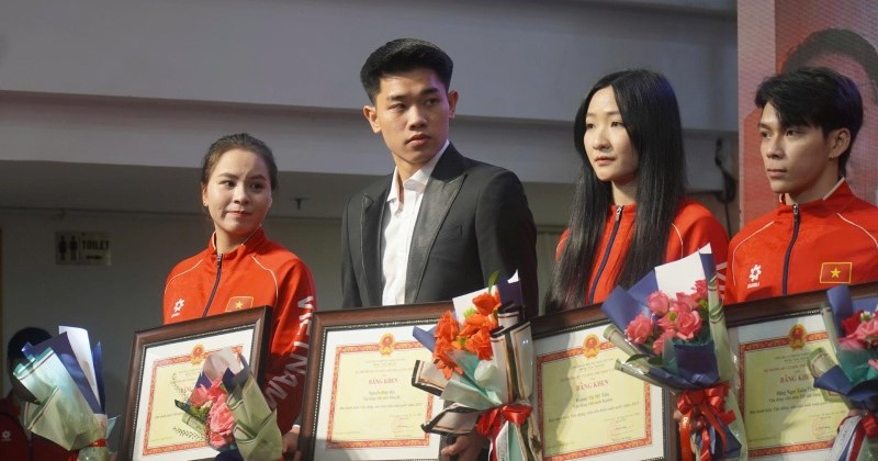 Đinh Bá, Thu Vinh được vinh danh tại Gala Vinh quang Thể thao Việt Nam