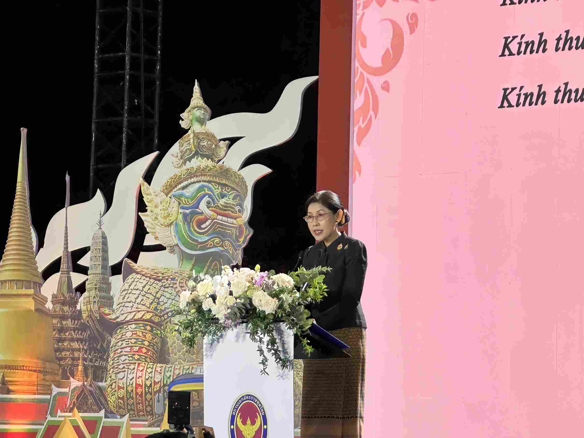 Đại sứ Vương quốc Thái Lan phát biểu khai mạc lễ hội. Ảnh: Yến Nhi