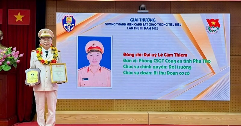 Bí thư Đoàn Công an giao thông Phú Thọ được tuyên dương