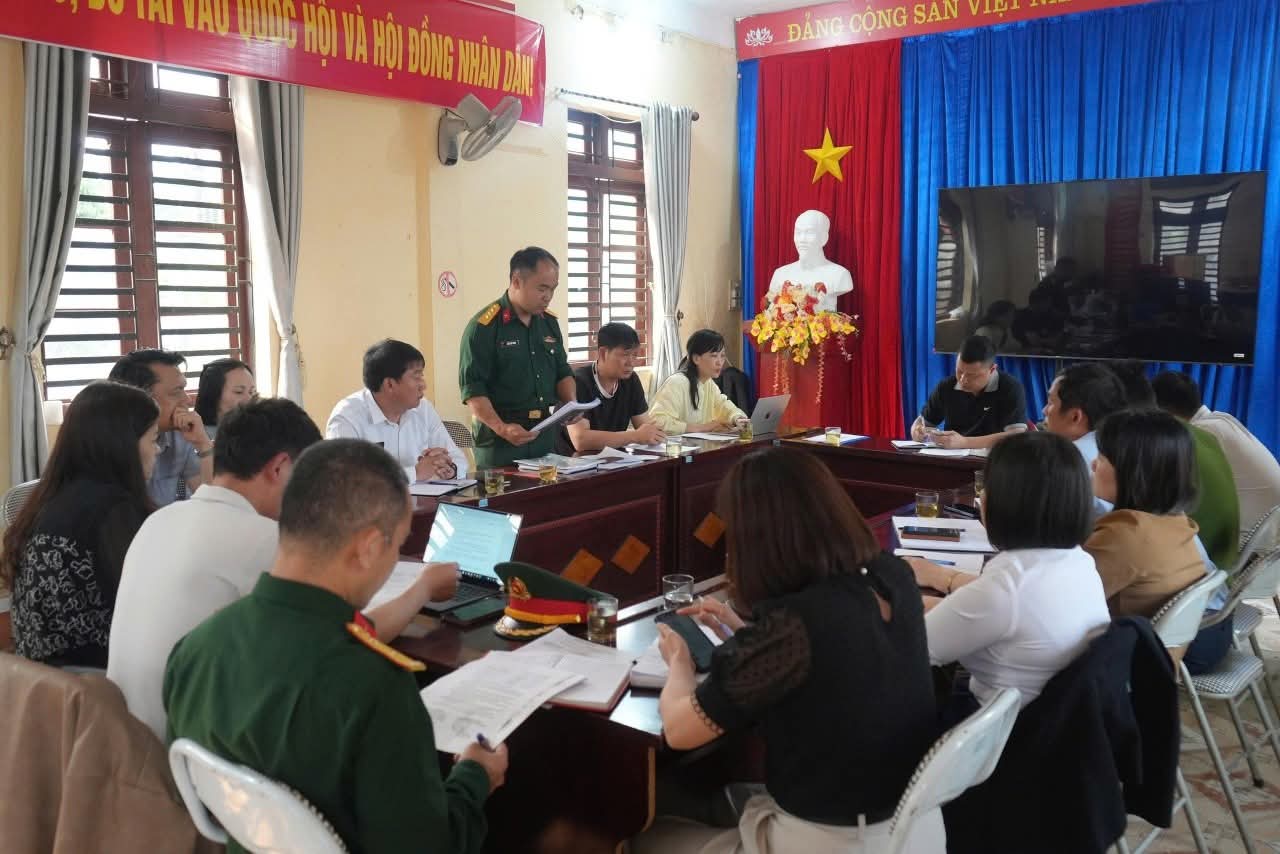 Đoàn liên ngành yêu cầu tạm dừng hoạt động dù lượn tại xã Tả Van để kiểm tra,