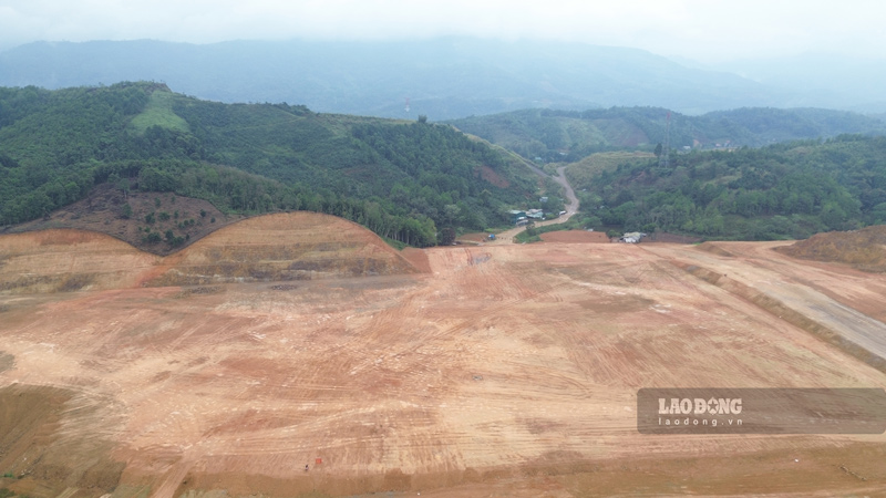 Mặt bằng dự án hạ tầng kỹ thuật lô đất SX1, SX2 thuộc khu logistics Kim Thành - Bản Vược đã hiện hình. Ảnh: Đinh Đại