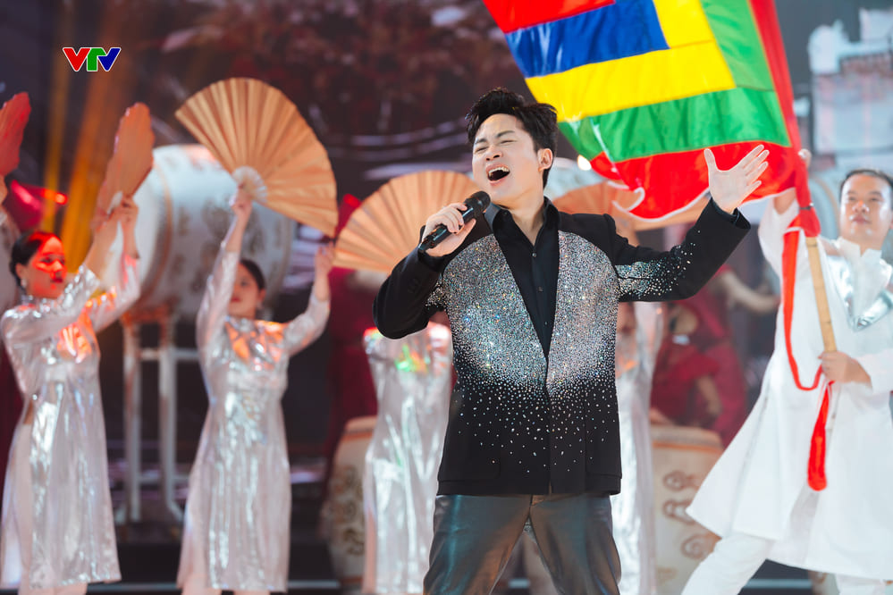 Rendezvous with March" is also a gathering and meeting between Vietnamese stars. Photo: VTV