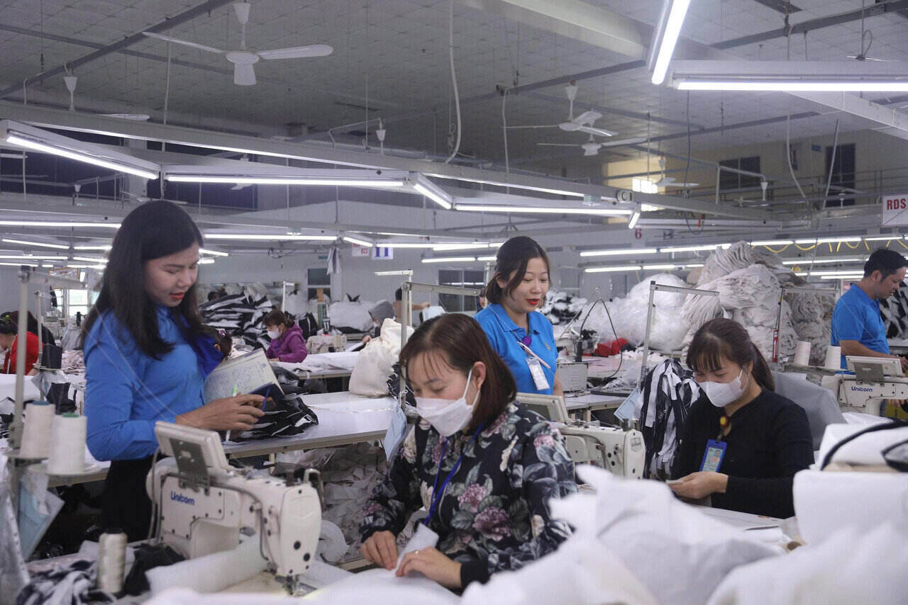 Công ty TNHH GGS Việt Nam - Khu Công nghiệp Bờ trái sông Đà (phường Hòa Bình, tỉnh Phú Thọ) đang tạo việc làm cho gần 800 lao động. Ảnh: Yên San 