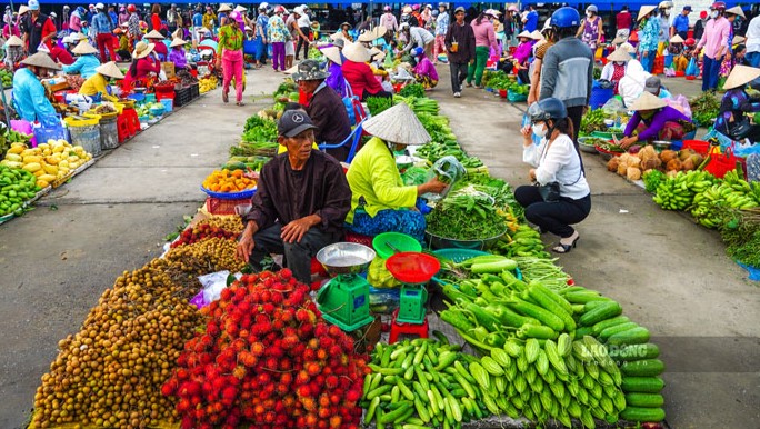 Năm 2024, chợ “chồm hổm” Vị Thanh được bình chọn vào Top 7 Ấn tượng Việt Nam. Ảnh: Tạ Quang