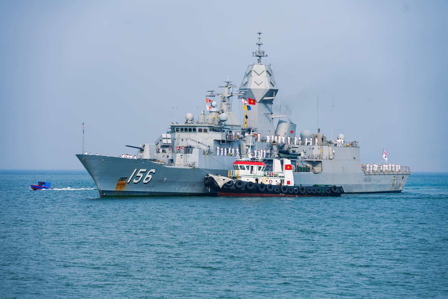 호주 왕립 해군 함정은 28일부터 31일까지 베트남 다낭 항구에 입항합니다. 3. 사진: 안 트엉