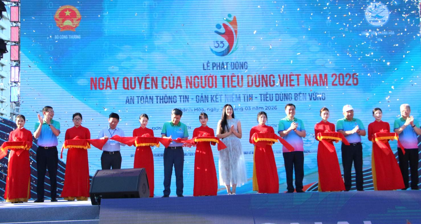 Delegates perform the national launching ceremony to celebrate Vietnamese Consumer Rights Day 2026. Photo: Phuong Linh