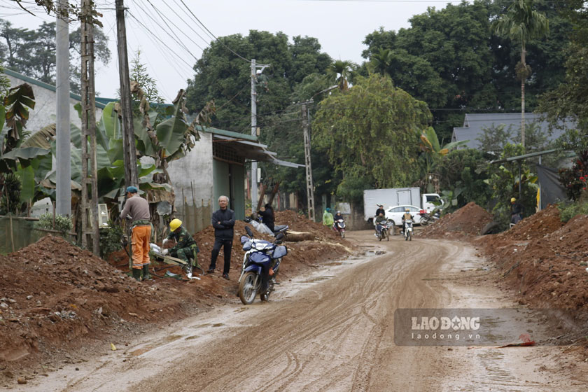 Phát huy sức dân mở lối giao thông vùng cao 