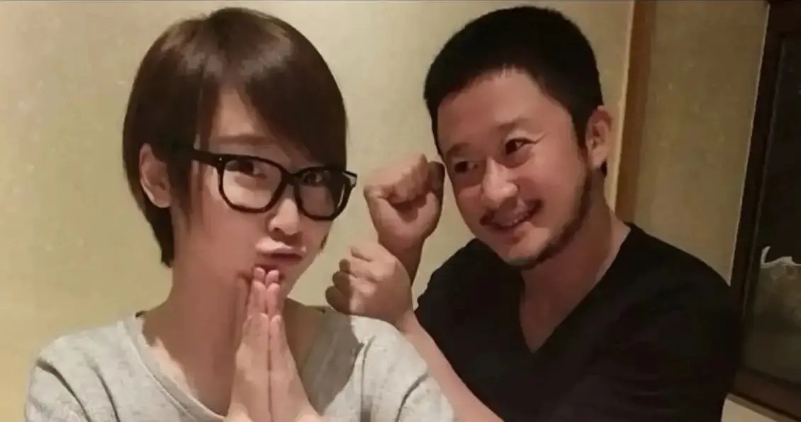 ゴー・キンと妻。写真:VieON.