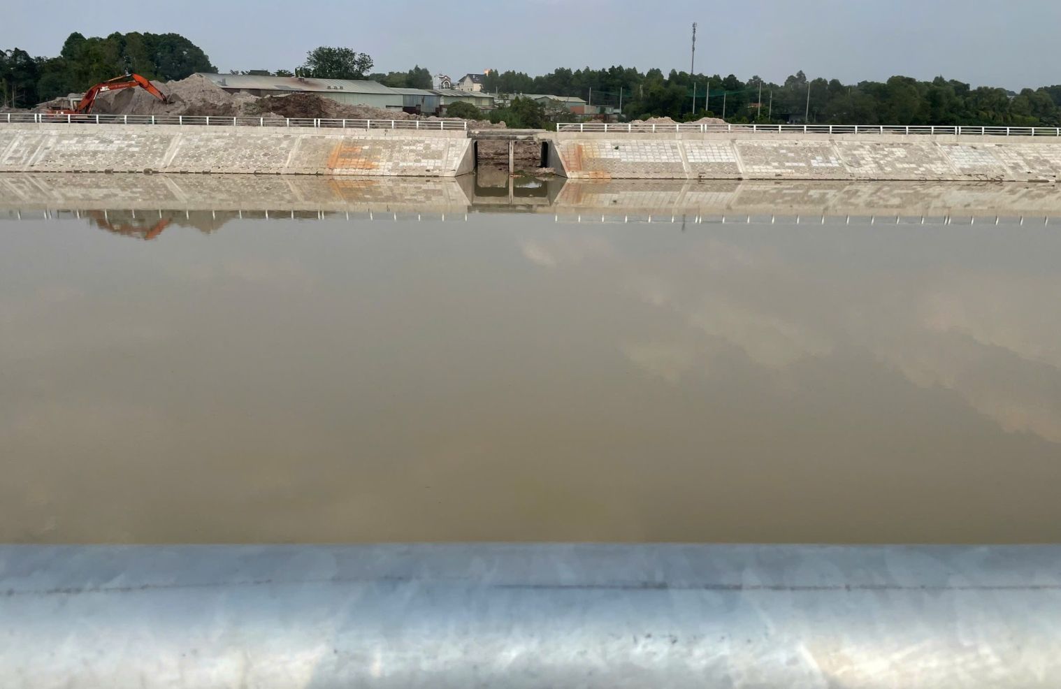 Đoạn kênh đầu tiên được xây dựng hoàn thành. Ảnh: Đình Trọng