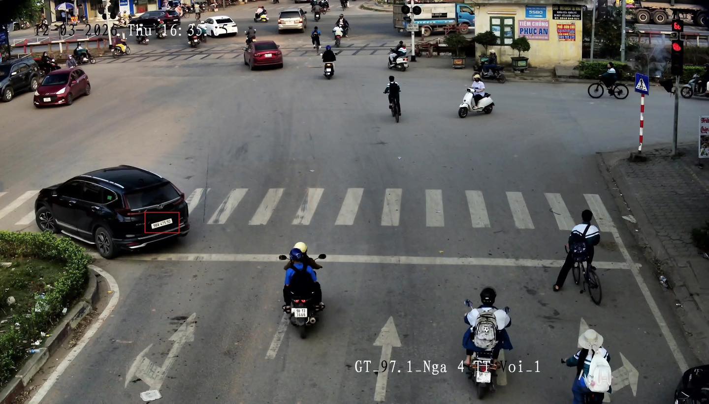 A car fined remotely in Bac Ninh (red license plate). Photo: Traffic Police Department of Bac Ninh Provincial Police