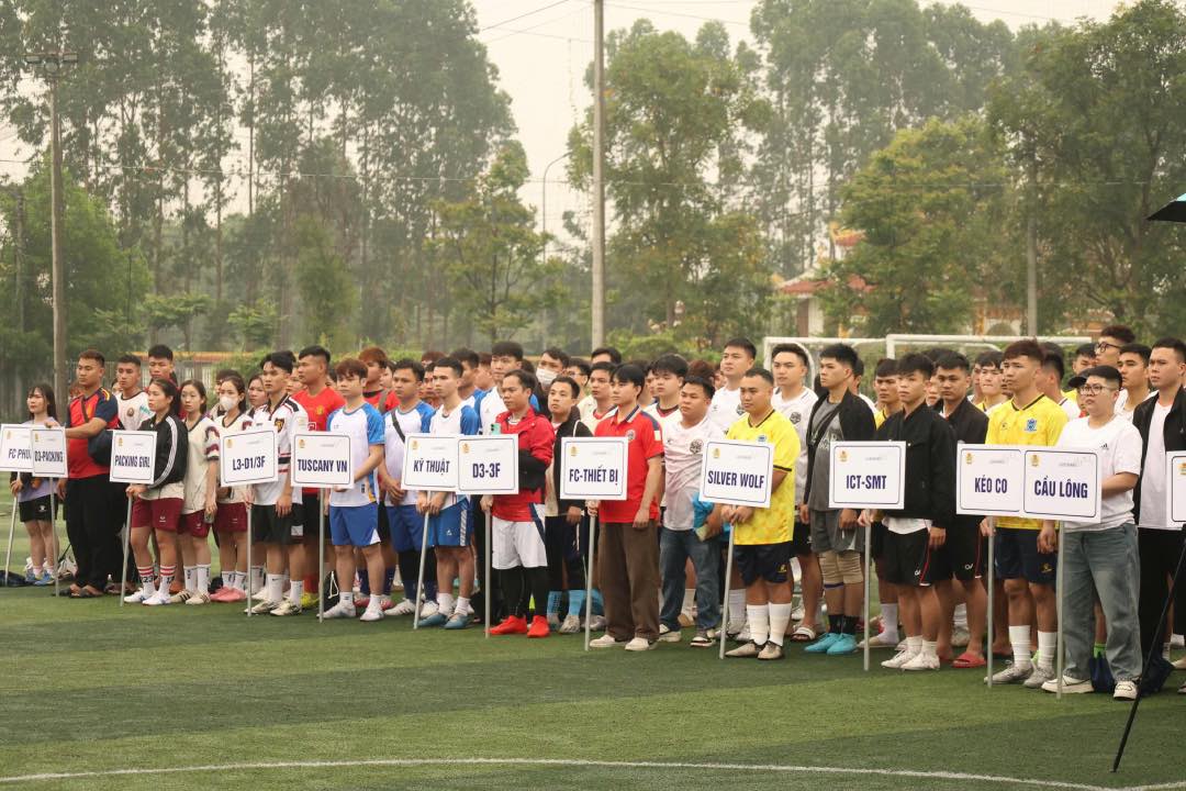 Các đội tham gia Đại hội thể dục, thể thao. Ảnh: Quyết Chiến 