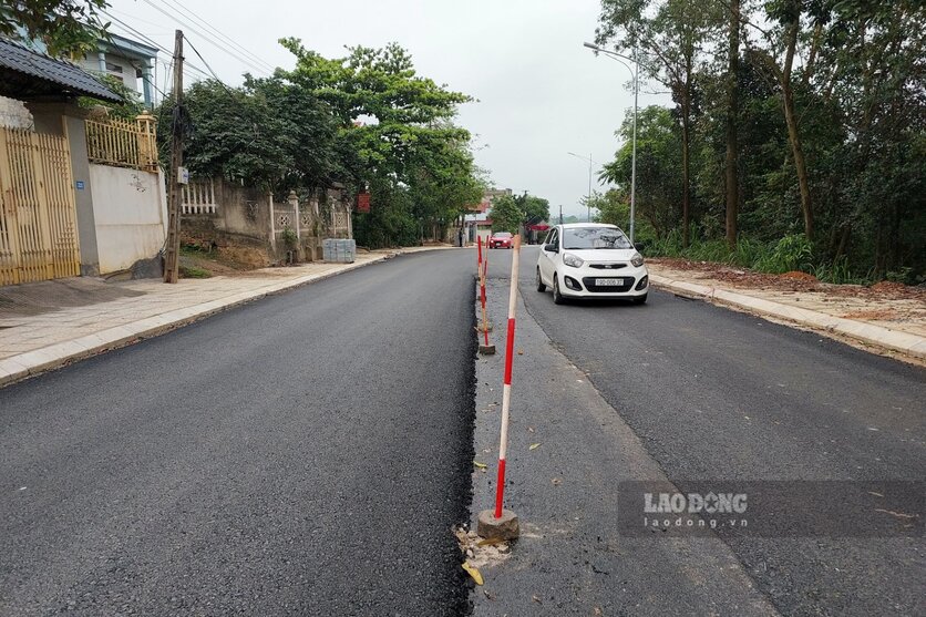 The streets of Cam Khe town were renovated and upgraded before. Photo: To Cong