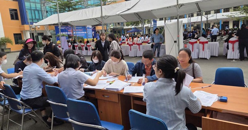 Lao động phổ thông "trôi nổi" trên thị trường việc làm