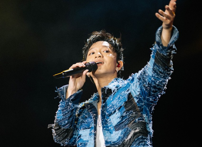 Singer Hoang Dung. Photo: Artist provided.