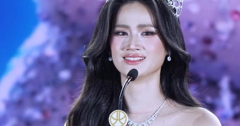 Hoa hậu Ý Nhi bật khóc trong giây phút cuối nhiệm kỳ Miss World Vietnam