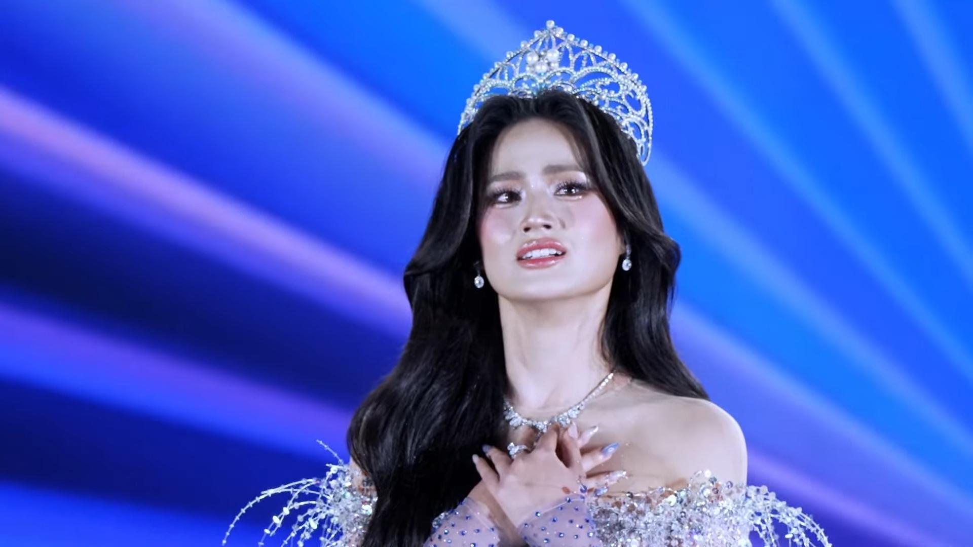 Ý Nhi. Ảnh: Sen Vàng.