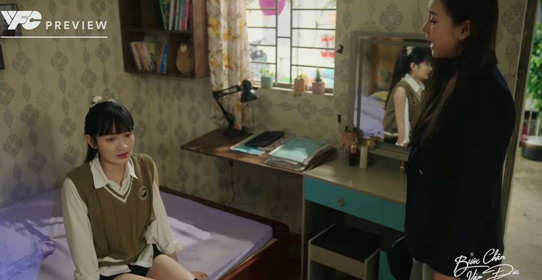 Thương tức giận trách mắng em gái trong tập 16 ” Bước chân vào đời“. Ảnh: VFC