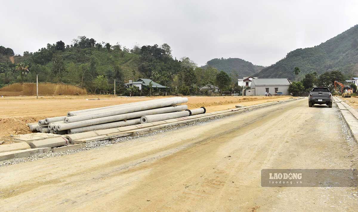 Resettlement areas serving the Ho Chi Minh road project section through Tuyen Quang province are being built to help people soon stabilize their lives. Photo: Nguyen Tung