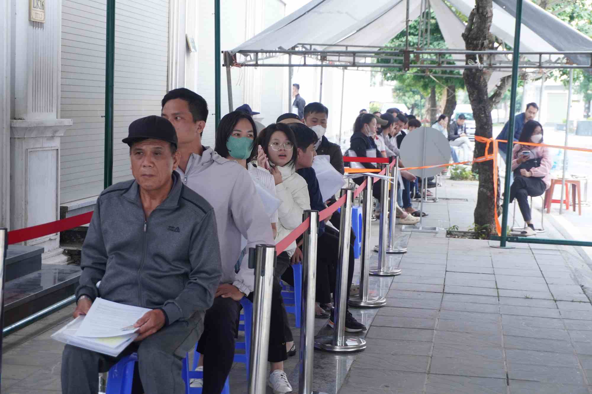 The Ministry of Construction proposes to only transfer social housing to eligible people. Photo: Linh Trang