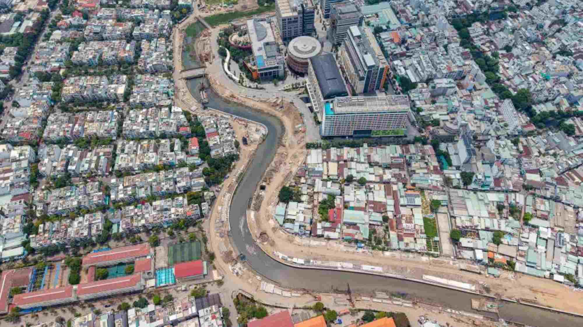 Đoạn rạch Xuyên Tâm qua phường An Nhơn (TPHCM) đã hoàn tất giải tỏa, đang được đẩy nhanh cải tạo. Ảnh: Anh Tú